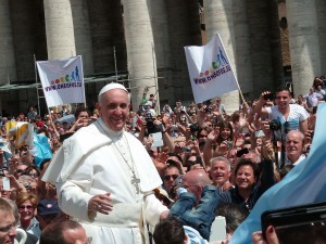 "Pope Francis among the people at St. Peter's Square - 12 May 2013"  by Edgar Jiménez from Porto, Portugal, Licensed under  CC BY-SA 2.0 via Wikimedia Commons 