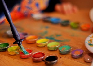 "Brush and watercolours" Jennifer Rensel - Flickr: Let's paint!.  Licensed under  CC BY 2.0 via Wikimedia Commons 